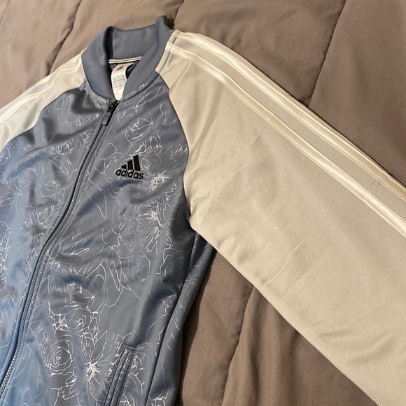 Addidas jacket - Picture 2 of 4